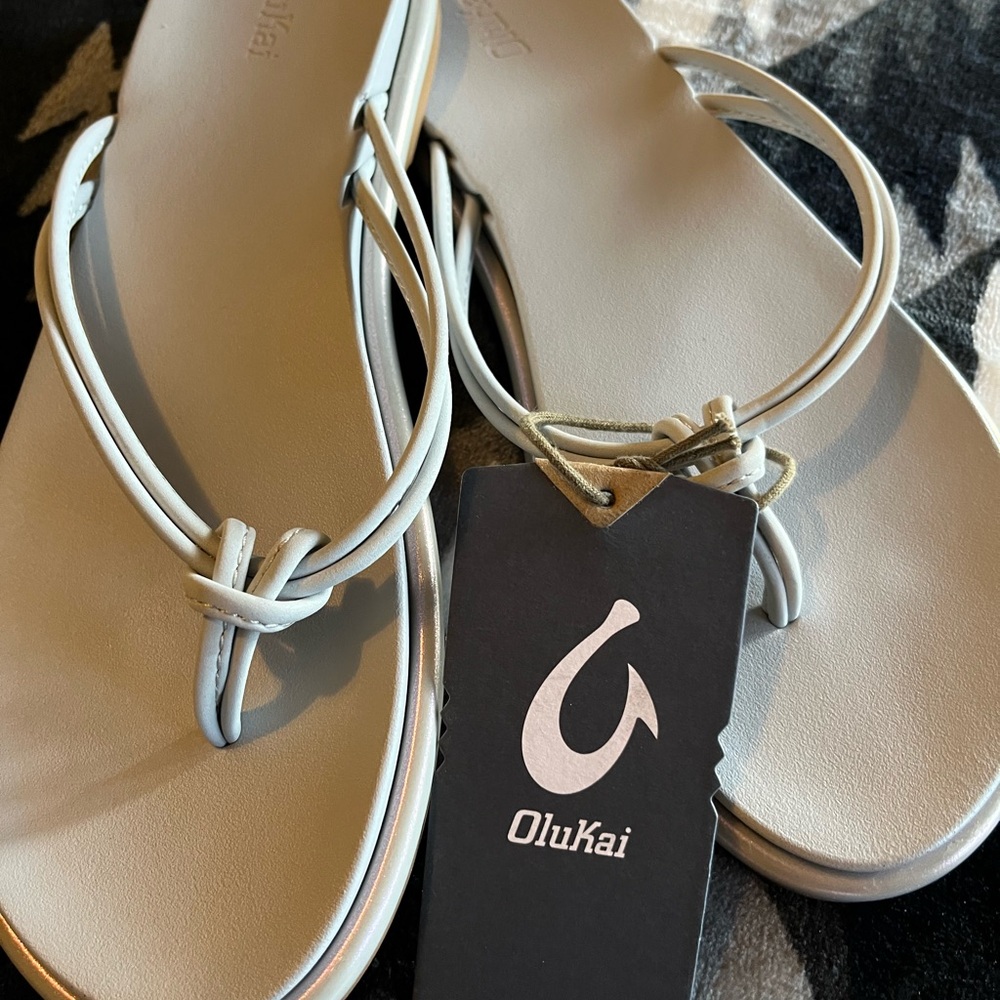 Olukai Women's Iridescent Sandals